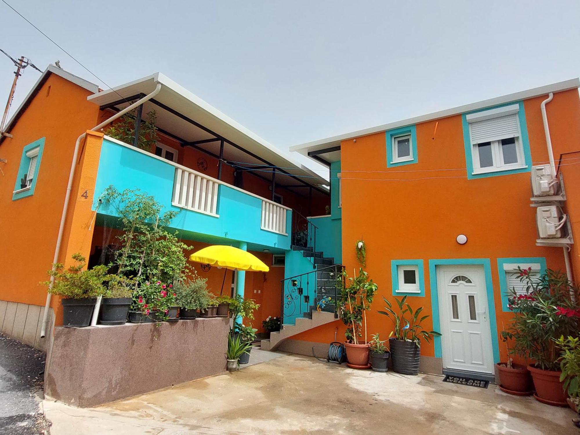 Mexicana Yellow Apartament *